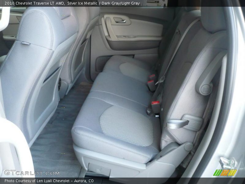 Silver Ice Metallic / Dark Gray/Light Gray 2010 Chevrolet Traverse LT AWD