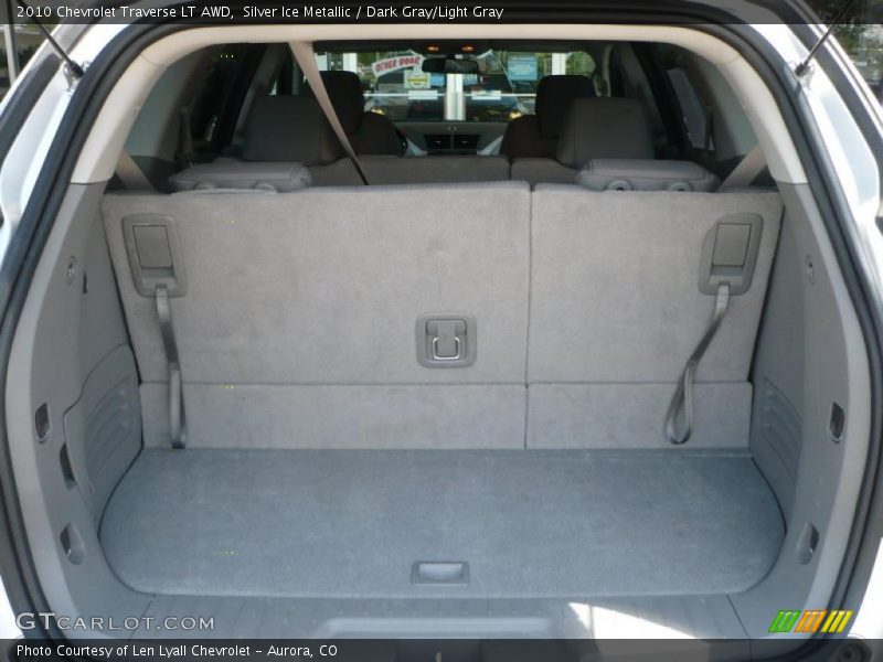 Silver Ice Metallic / Dark Gray/Light Gray 2010 Chevrolet Traverse LT AWD