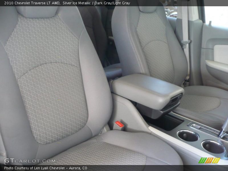 Silver Ice Metallic / Dark Gray/Light Gray 2010 Chevrolet Traverse LT AWD