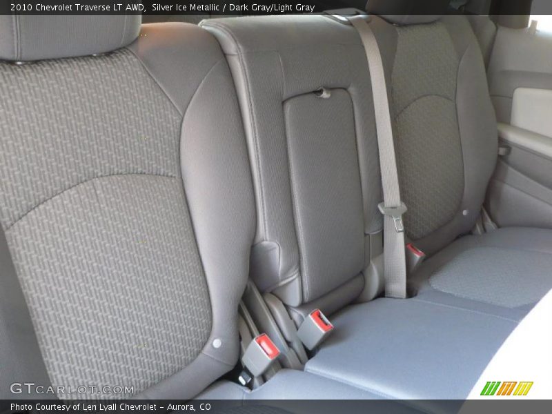 Silver Ice Metallic / Dark Gray/Light Gray 2010 Chevrolet Traverse LT AWD