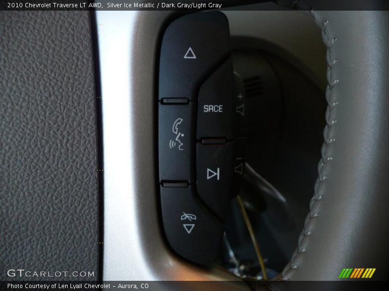 Silver Ice Metallic / Dark Gray/Light Gray 2010 Chevrolet Traverse LT AWD