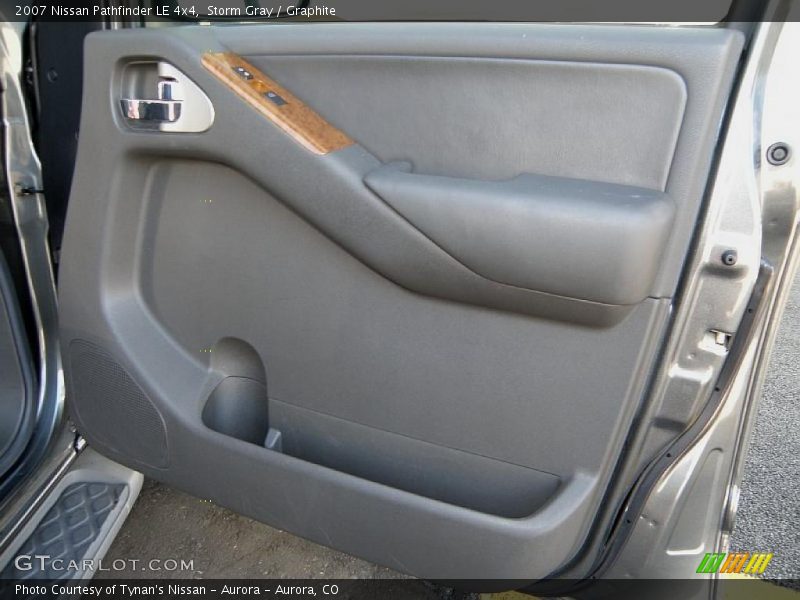 Storm Gray / Graphite 2007 Nissan Pathfinder LE 4x4