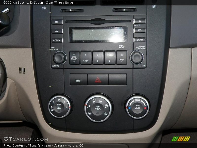 Clear White / Beige 2009 Kia Spectra EX Sedan