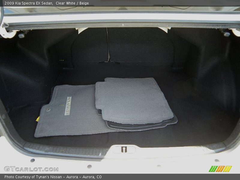 Clear White / Beige 2009 Kia Spectra EX Sedan