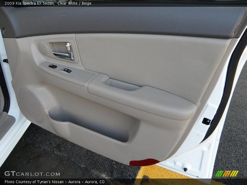 Clear White / Beige 2009 Kia Spectra EX Sedan