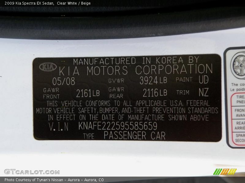 Clear White / Beige 2009 Kia Spectra EX Sedan
