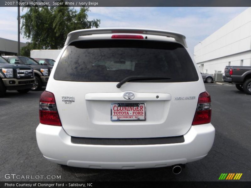 Super White / Ivory Beige 2007 Toyota Highlander