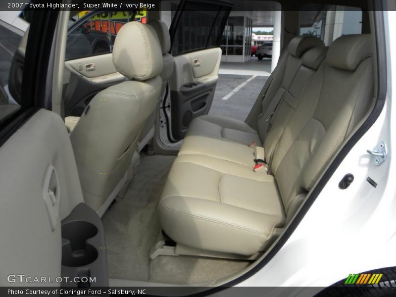 Super White / Ivory Beige 2007 Toyota Highlander