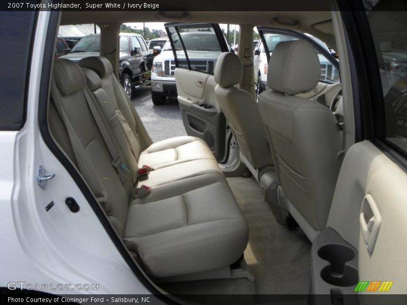 Super White / Ivory Beige 2007 Toyota Highlander