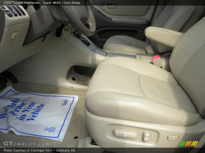 Super White / Ivory Beige 2007 Toyota Highlander