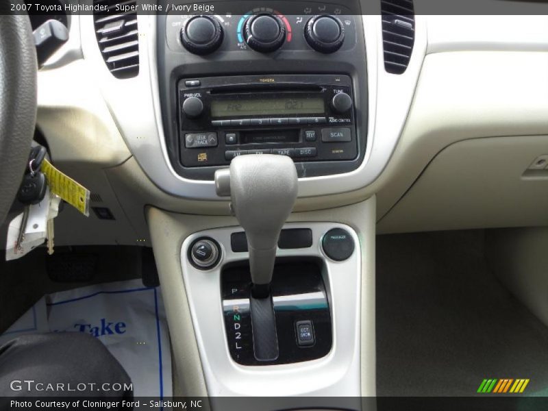 Super White / Ivory Beige 2007 Toyota Highlander