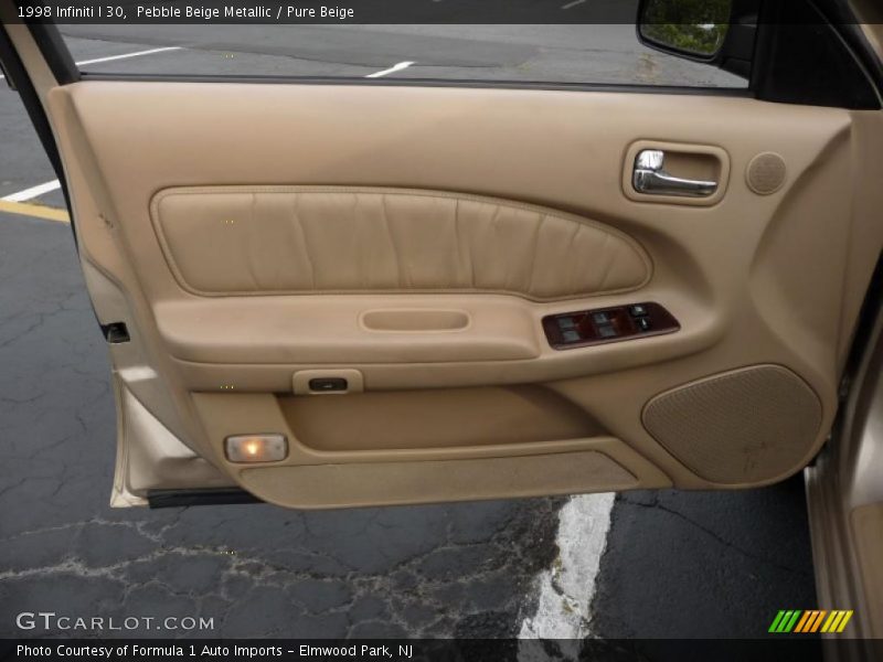 Pebble Beige Metallic / Pure Beige 1998 Infiniti I 30