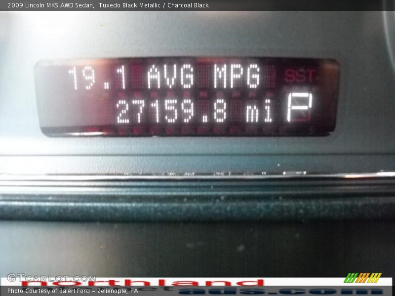 Tuxedo Black Metallic / Charcoal Black 2009 Lincoln MKS AWD Sedan