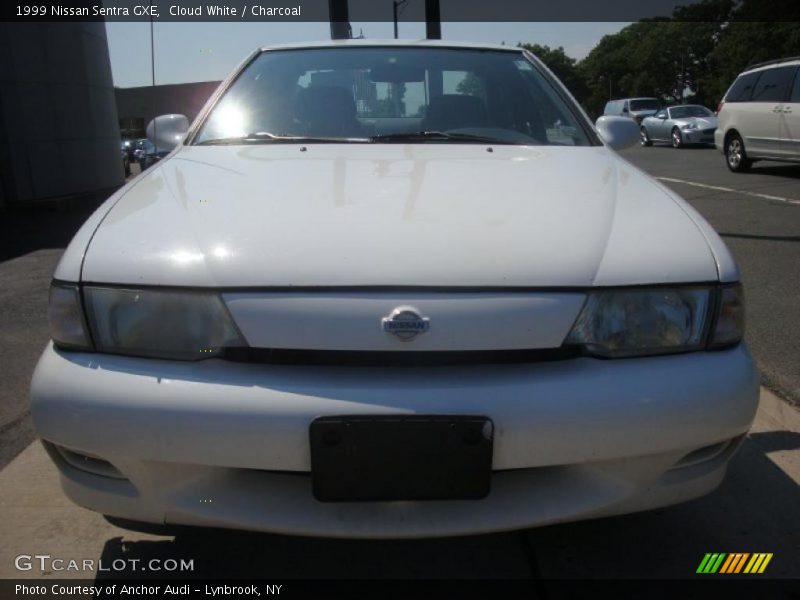 Cloud White / Charcoal 1999 Nissan Sentra GXE