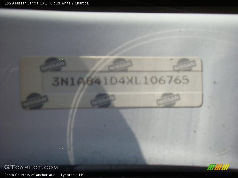 Cloud White / Charcoal 1999 Nissan Sentra GXE