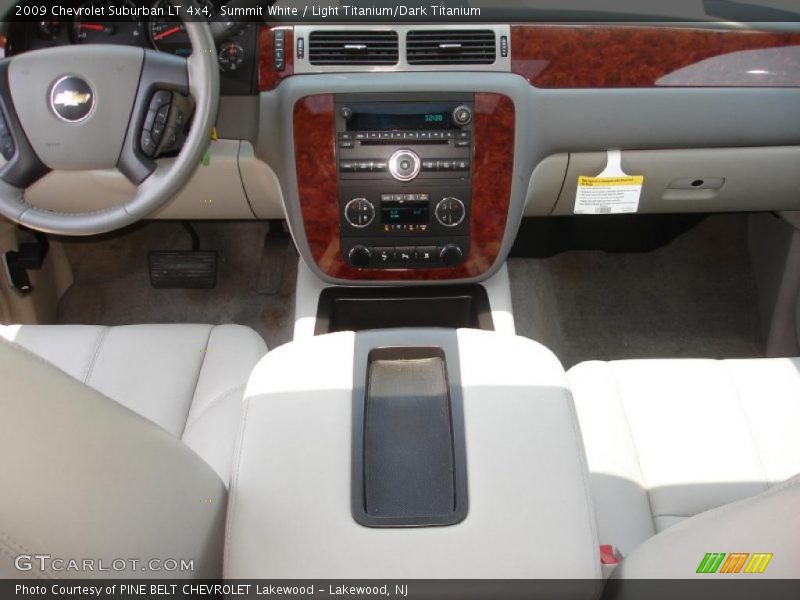 Summit White / Light Titanium/Dark Titanium 2009 Chevrolet Suburban LT 4x4