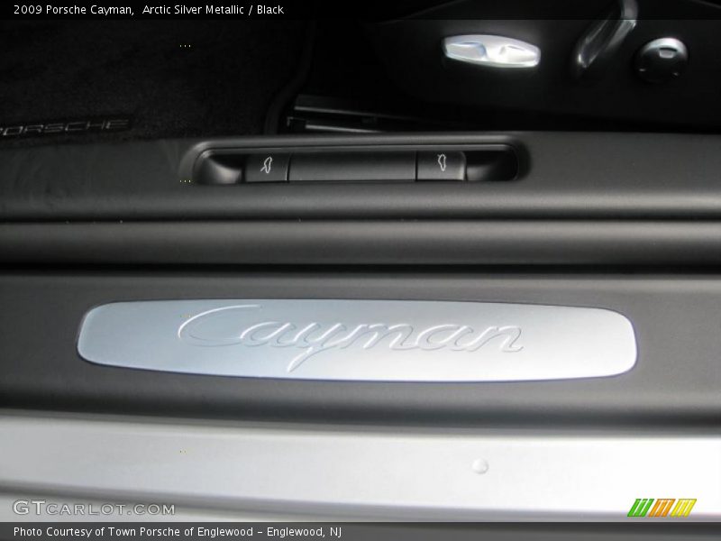 Arctic Silver Metallic / Black 2009 Porsche Cayman