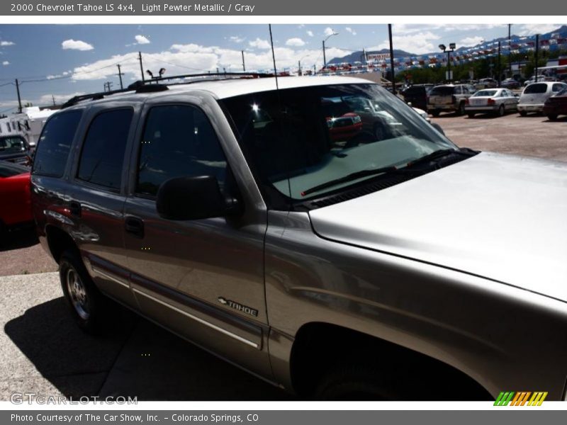 Light Pewter Metallic / Gray 2000 Chevrolet Tahoe LS 4x4