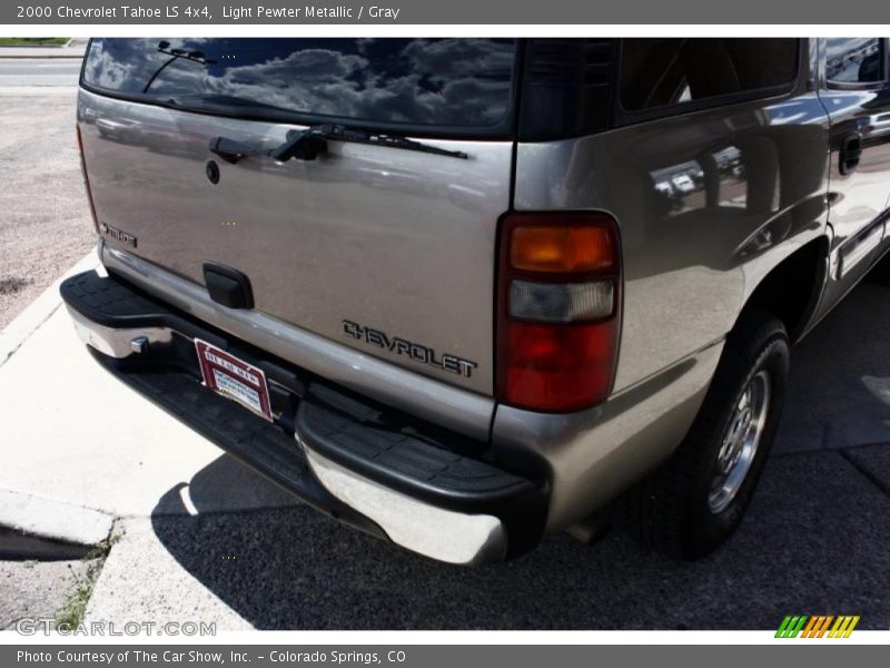 Light Pewter Metallic / Gray 2000 Chevrolet Tahoe LS 4x4
