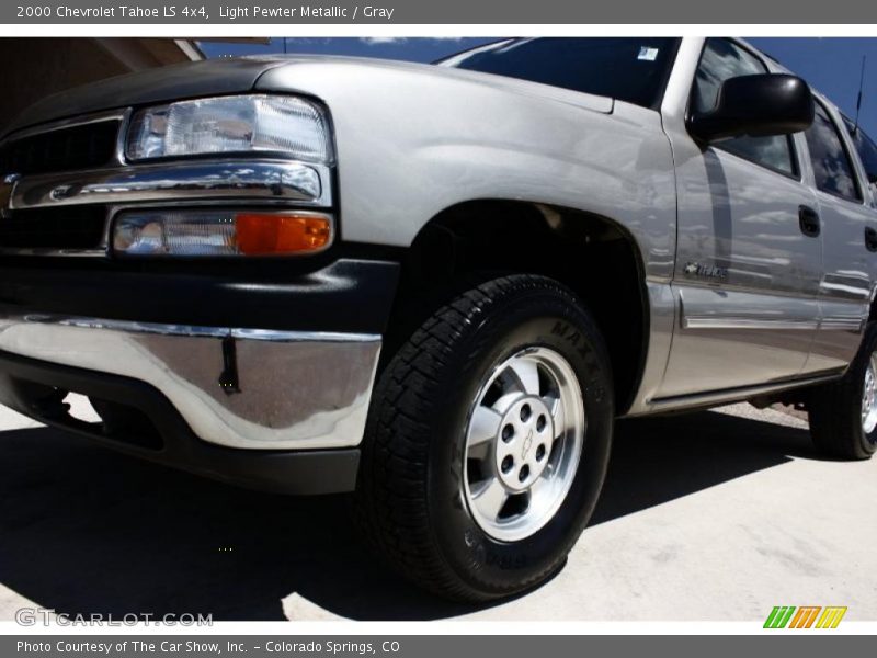 Light Pewter Metallic / Gray 2000 Chevrolet Tahoe LS 4x4