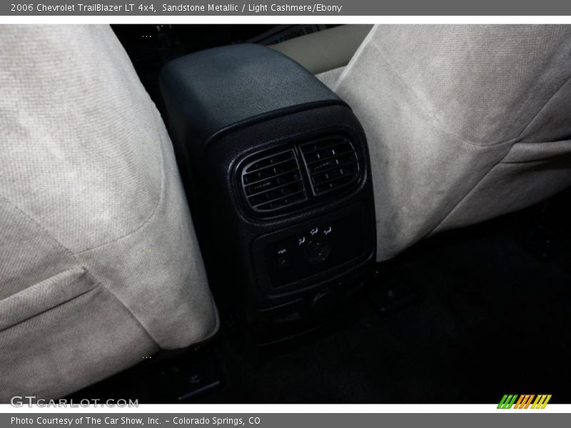 Sandstone Metallic / Light Cashmere/Ebony 2006 Chevrolet TrailBlazer LT 4x4
