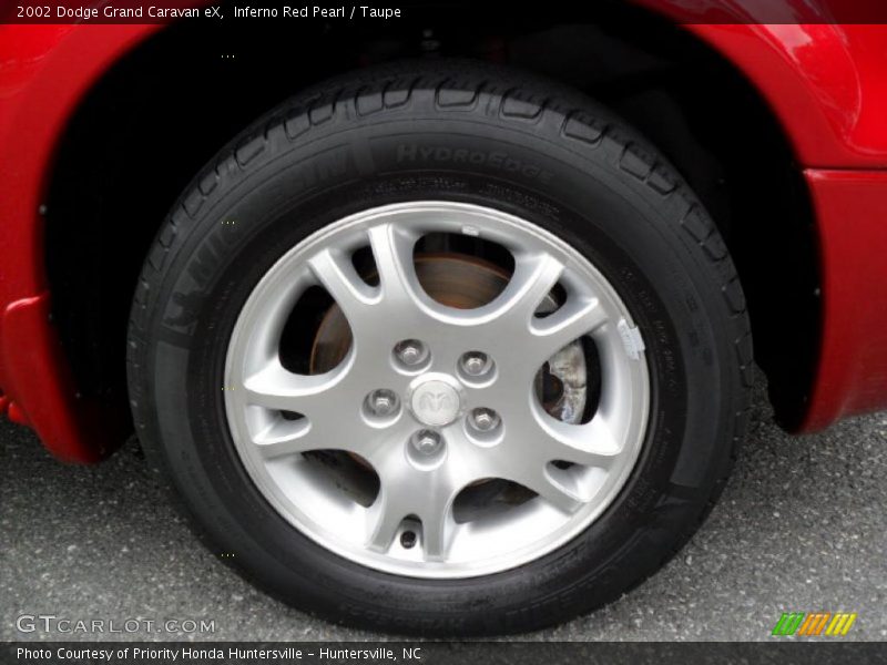 Inferno Red Pearl / Taupe 2002 Dodge Grand Caravan eX
