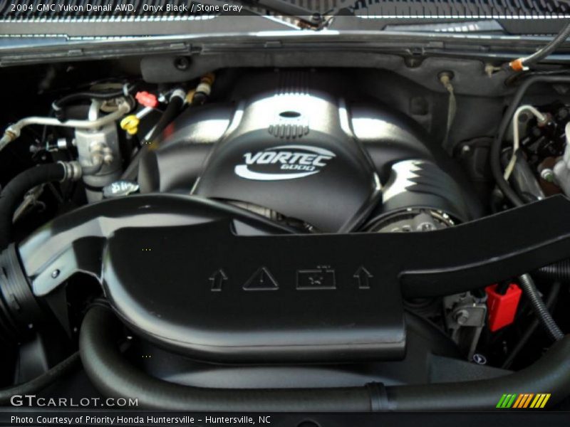 Onyx Black / Stone Gray 2004 GMC Yukon Denali AWD