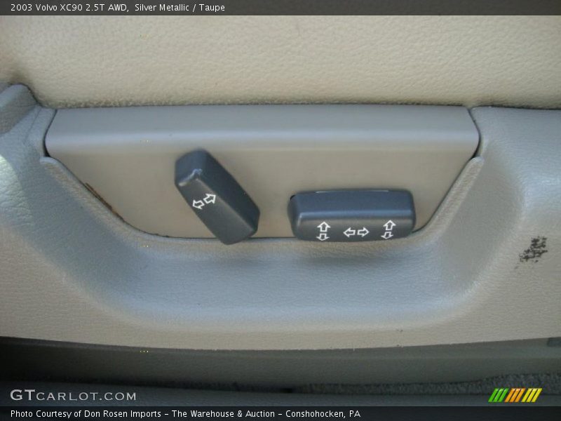 Silver Metallic / Taupe 2003 Volvo XC90 2.5T AWD
