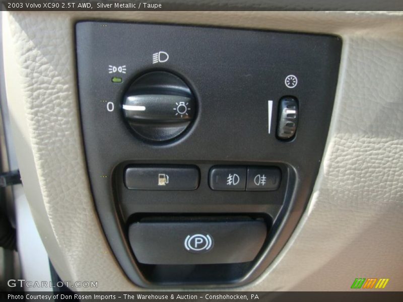 Silver Metallic / Taupe 2003 Volvo XC90 2.5T AWD