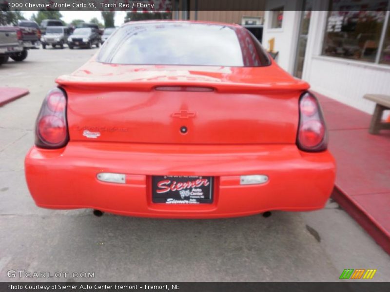 Torch Red / Ebony 2000 Chevrolet Monte Carlo SS