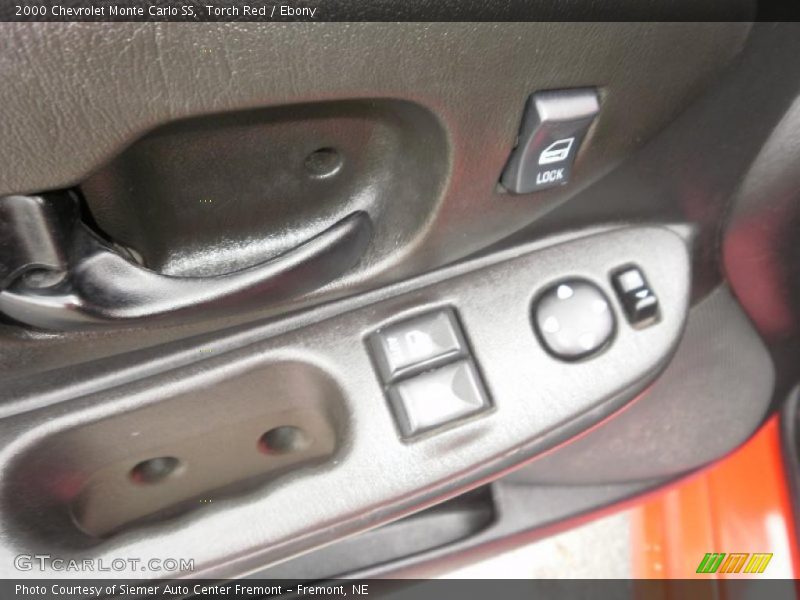 Torch Red / Ebony 2000 Chevrolet Monte Carlo SS