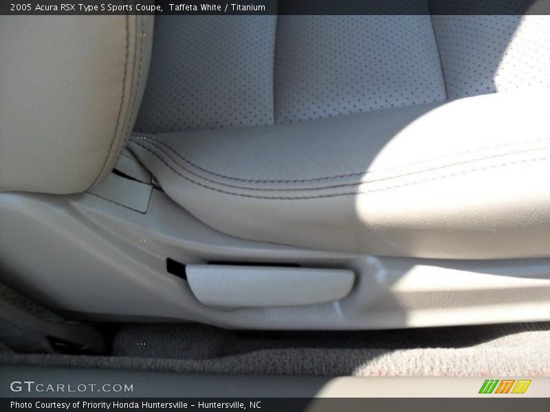 Taffeta White / Titanium 2005 Acura RSX Type S Sports Coupe
