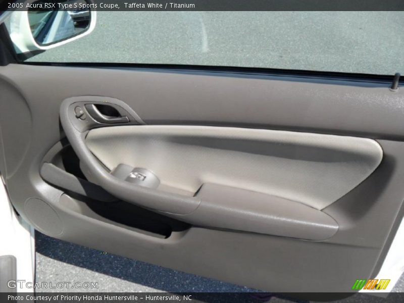 Taffeta White / Titanium 2005 Acura RSX Type S Sports Coupe