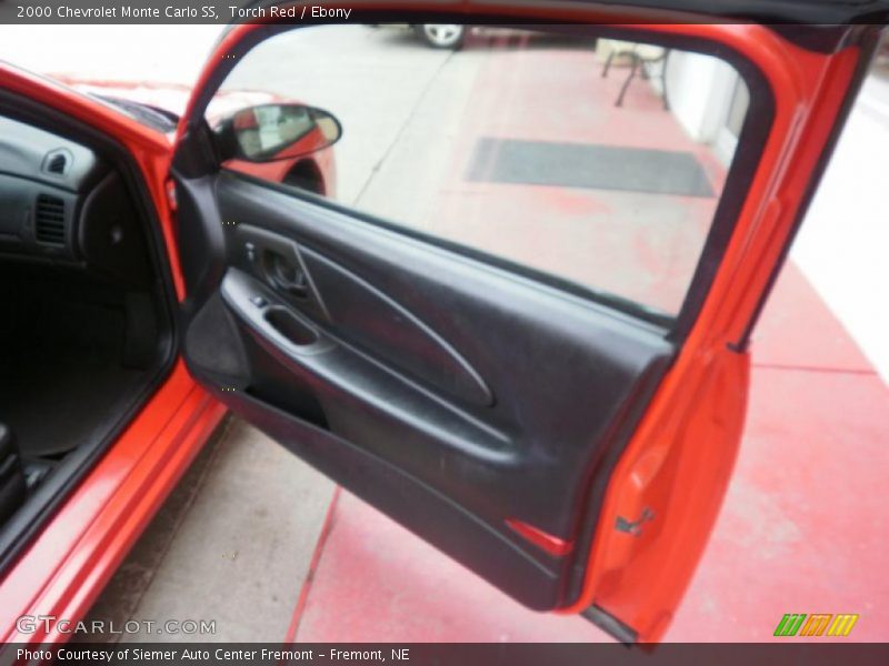 Torch Red / Ebony 2000 Chevrolet Monte Carlo SS