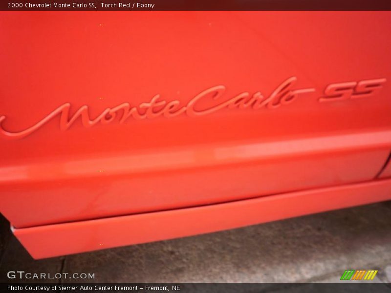 Torch Red / Ebony 2000 Chevrolet Monte Carlo SS