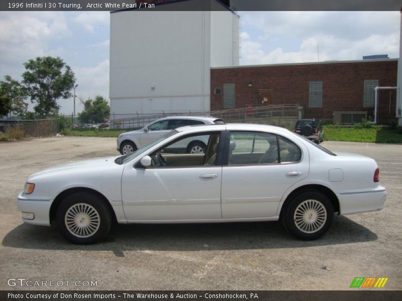 Arctic White Pearl / Tan 1996 Infiniti I 30 Touring