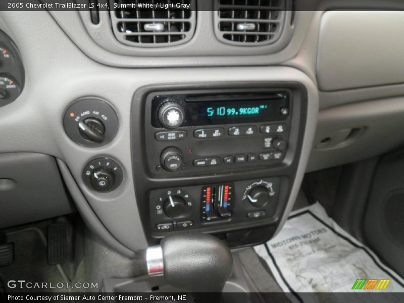 Summit White / Light Gray 2005 Chevrolet TrailBlazer LS 4x4