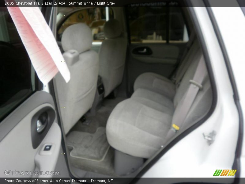 Summit White / Light Gray 2005 Chevrolet TrailBlazer LS 4x4