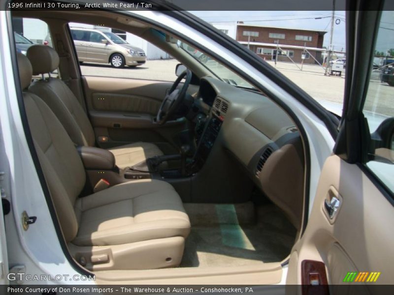 Arctic White Pearl / Tan 1996 Infiniti I 30 Touring