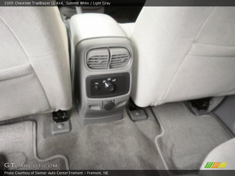 Summit White / Light Gray 2005 Chevrolet TrailBlazer LS 4x4