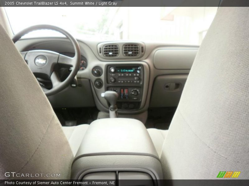 Summit White / Light Gray 2005 Chevrolet TrailBlazer LS 4x4