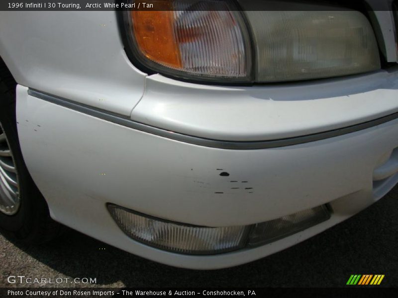 Arctic White Pearl / Tan 1996 Infiniti I 30 Touring