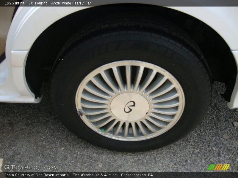 Arctic White Pearl / Tan 1996 Infiniti I 30 Touring