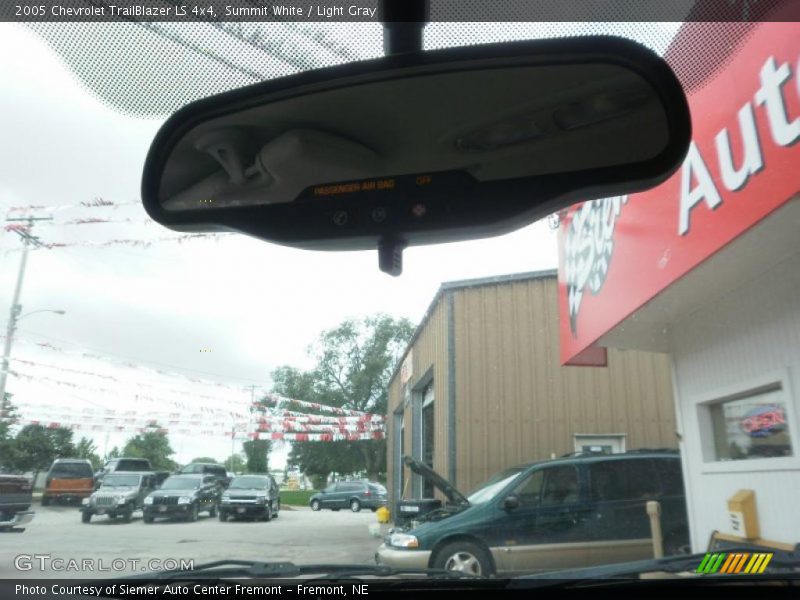 Summit White / Light Gray 2005 Chevrolet TrailBlazer LS 4x4