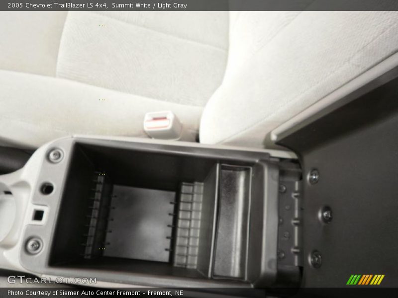 Summit White / Light Gray 2005 Chevrolet TrailBlazer LS 4x4