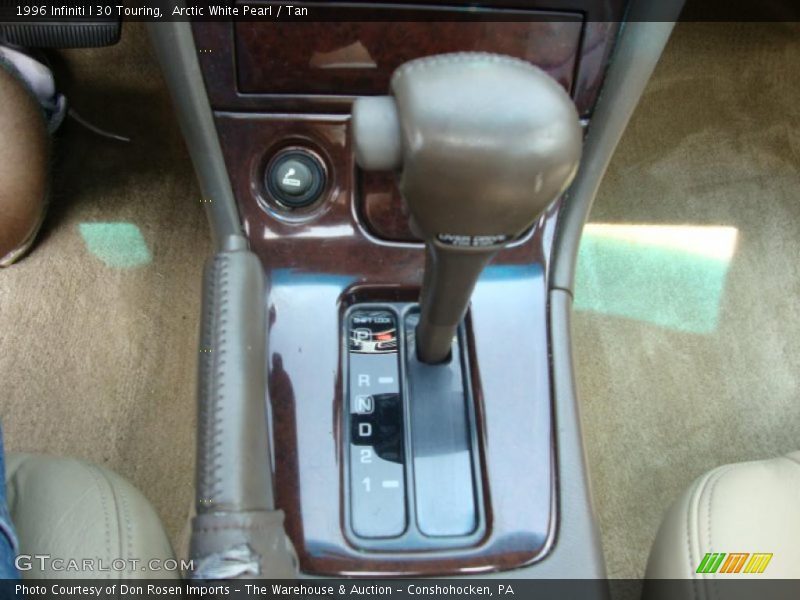 Arctic White Pearl / Tan 1996 Infiniti I 30 Touring