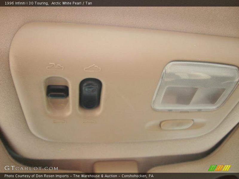 Arctic White Pearl / Tan 1996 Infiniti I 30 Touring