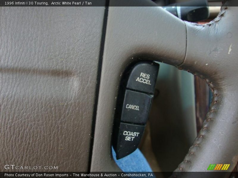 Arctic White Pearl / Tan 1996 Infiniti I 30 Touring