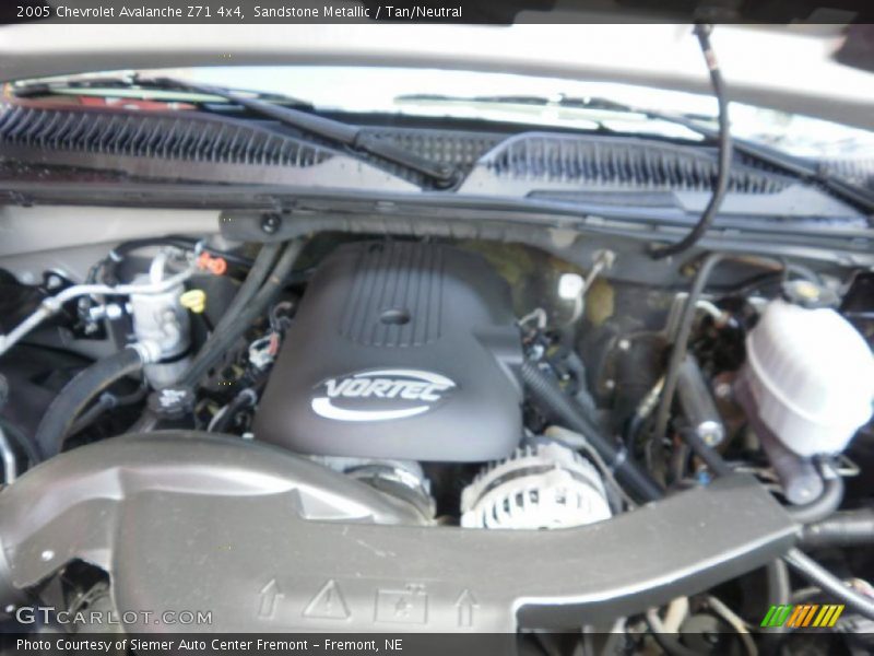Sandstone Metallic / Tan/Neutral 2005 Chevrolet Avalanche Z71 4x4