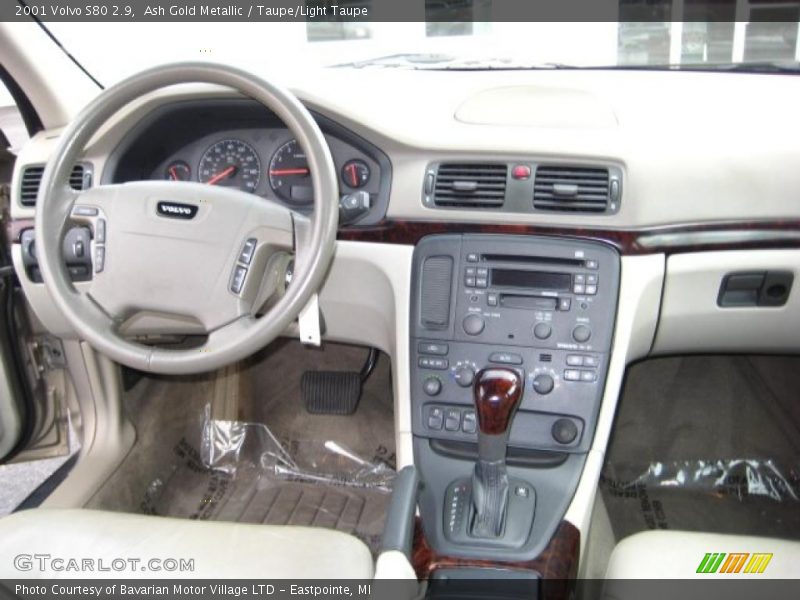 Ash Gold Metallic / Taupe/Light Taupe 2001 Volvo S80 2.9